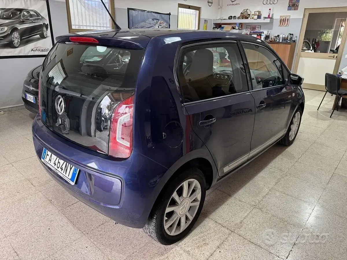 Usata VW up! CLUB 60 CV (44 kW) 2015 Blu Utilitaria