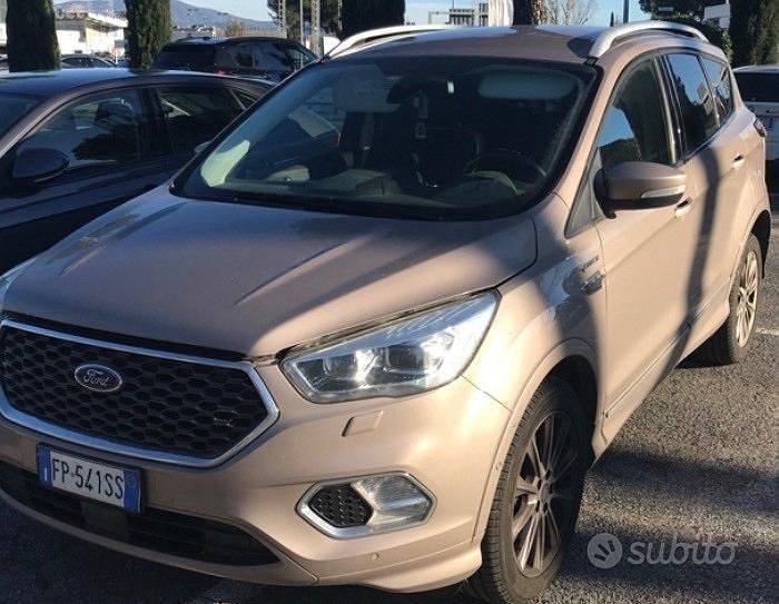 Usata Ford Kuga Vignale 150 CV (110 kW) 2019 Beige SUV