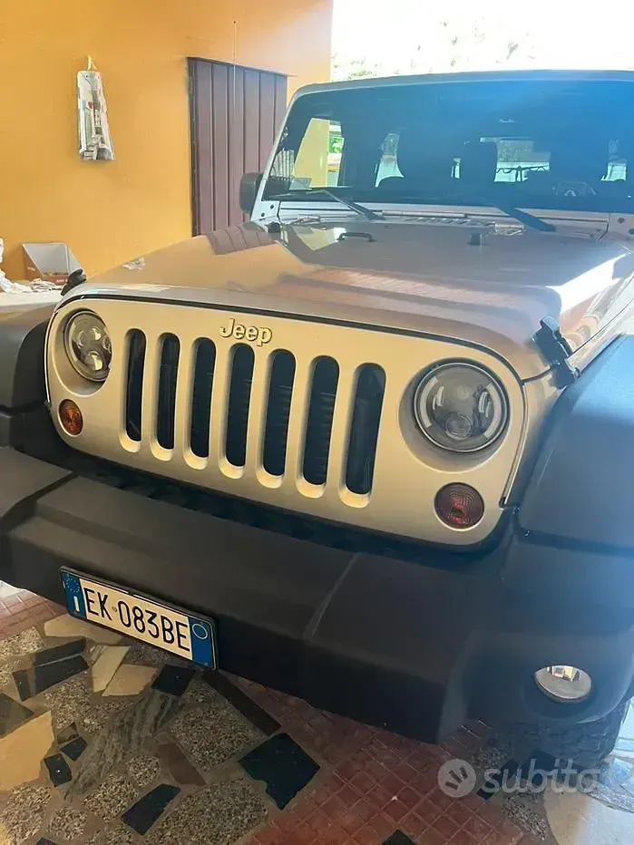 Usata Jeep Wrangler 200 CV (147 kW) 2011 Grigio SUV