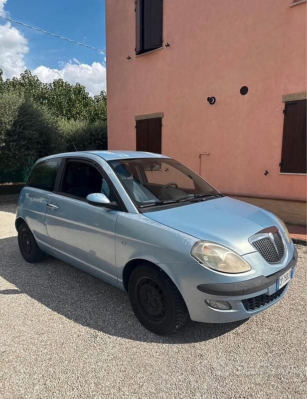 Usata Lancia Ypsilon 70 CV (51 kW) 2004 Utilitaria