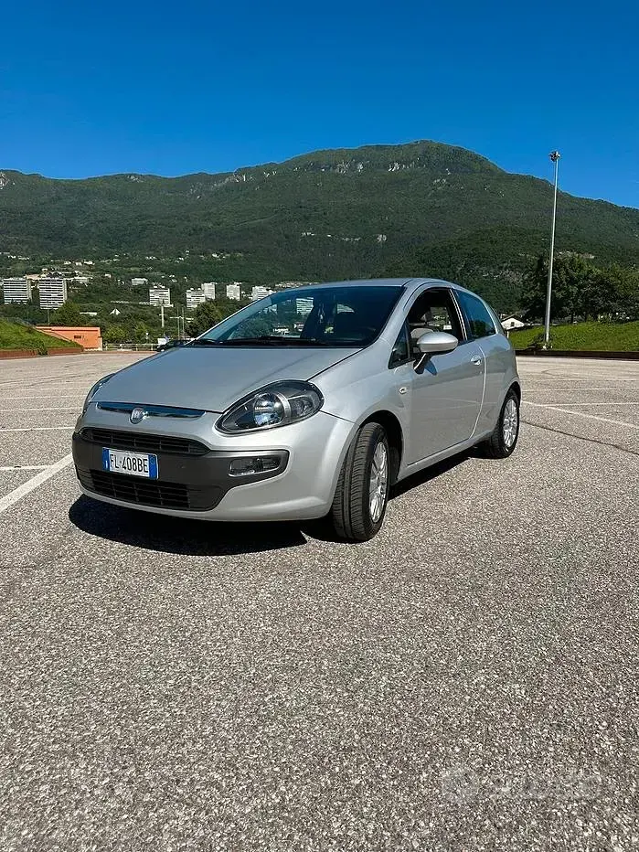 Usata Fiat Punto Evo 69 CV (50 kW) 2017 Grigio Utilitaria