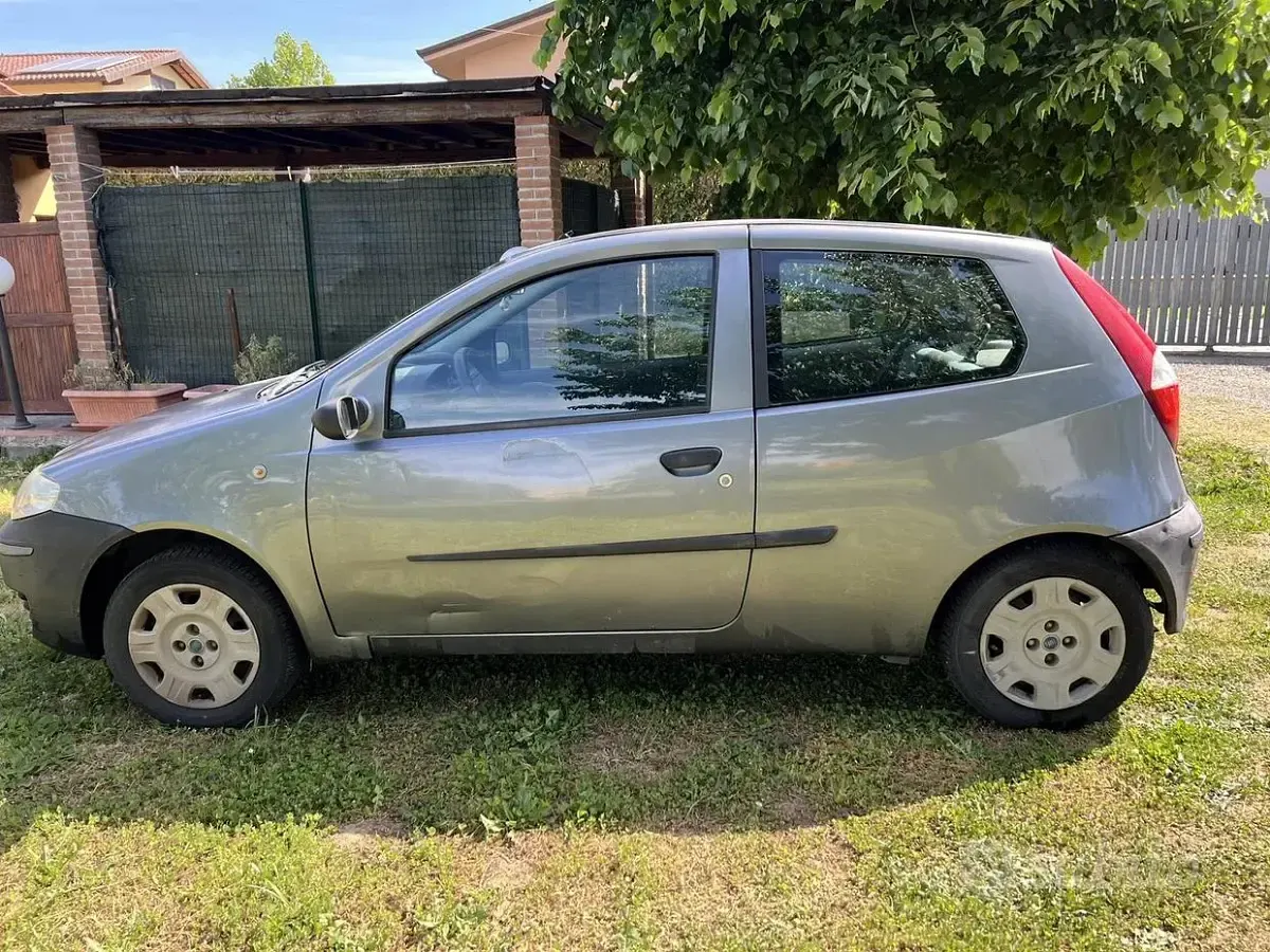 Usata Fiat Punto 60 CV (44 kW) 2005 Utilitaria