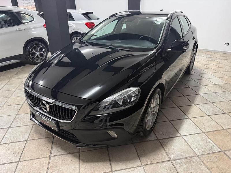Usata Volvo V40 CC Kinetic 120 CV (88 kW) 2017 Nero Station wagon