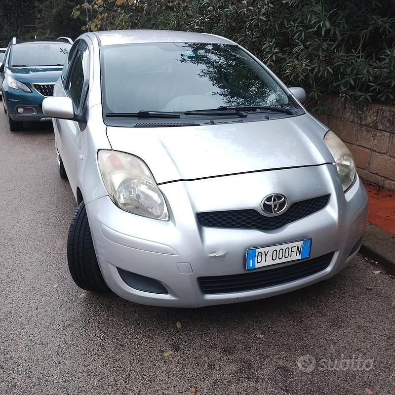 Usata Toyota Yaris 2009 Grigio Berlina