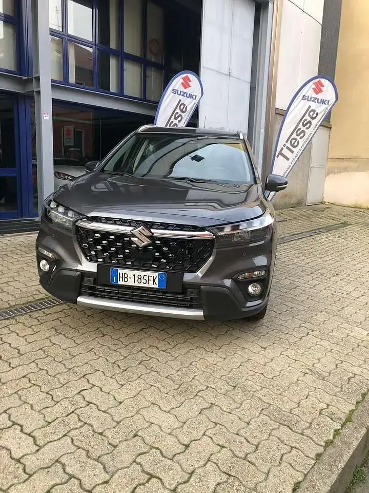 Nuova Suzuki SX4 S-Cross 129 CV (94 kW) 2026 Grigio SUV