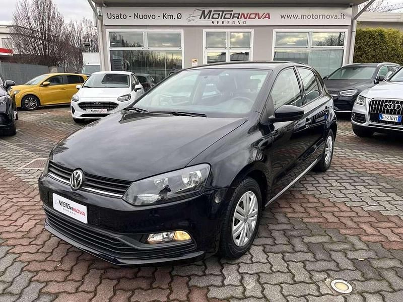 Grigio Usata 2015 VW Polo Trendline Tre volumi | 7800 € (Buon prezzo) - Immagine 1/4