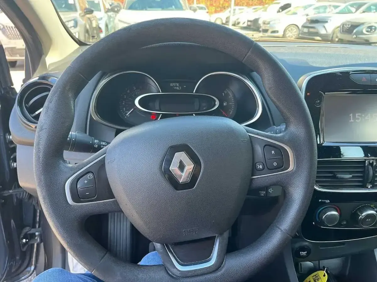 Usata Renault Clio Zen 75 CV (55 kW) 2017 Grigio Utilitaria