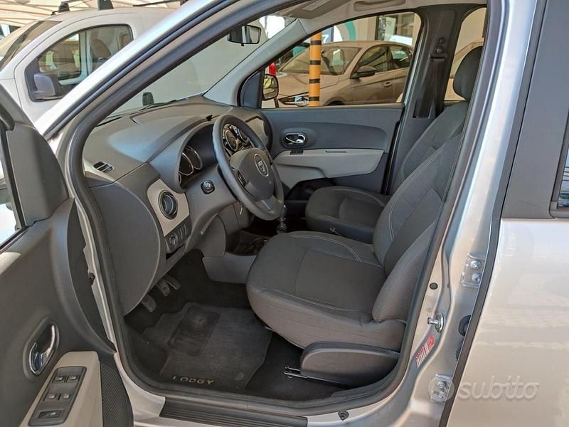 Usata Dacia Lodgy 95 CV (69 kW) 2014 Monovolume