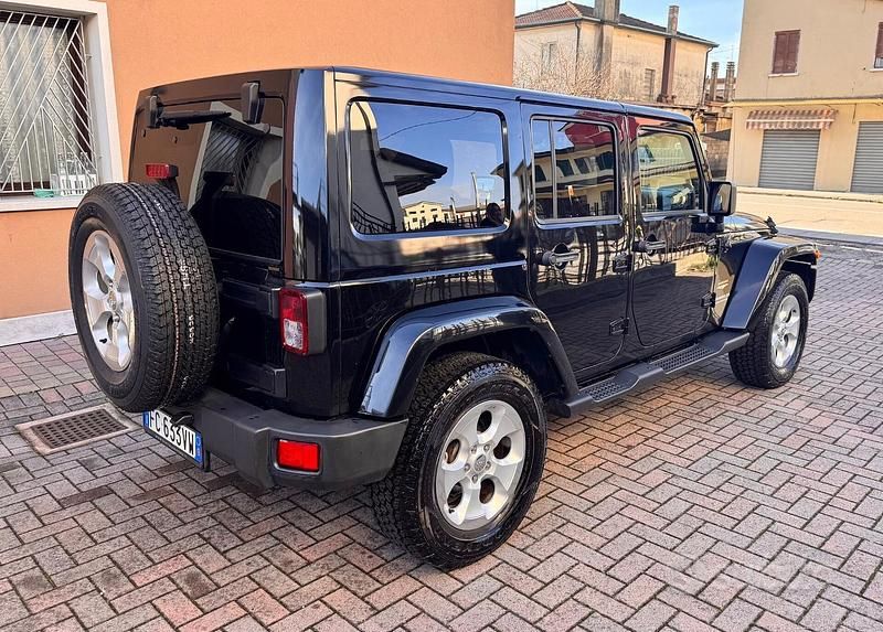 Usata Jeep Wrangler Unlimited Sahara 200 CV (147 kW) 2016 Nero SUV