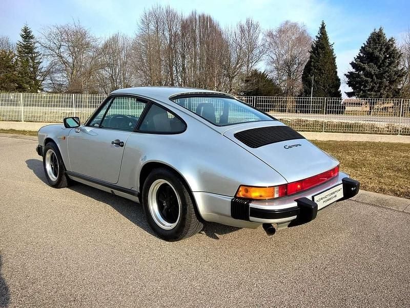 Usata Porsche 911 Carrera 231 CV (169 kW) 1988 Argento Coupé