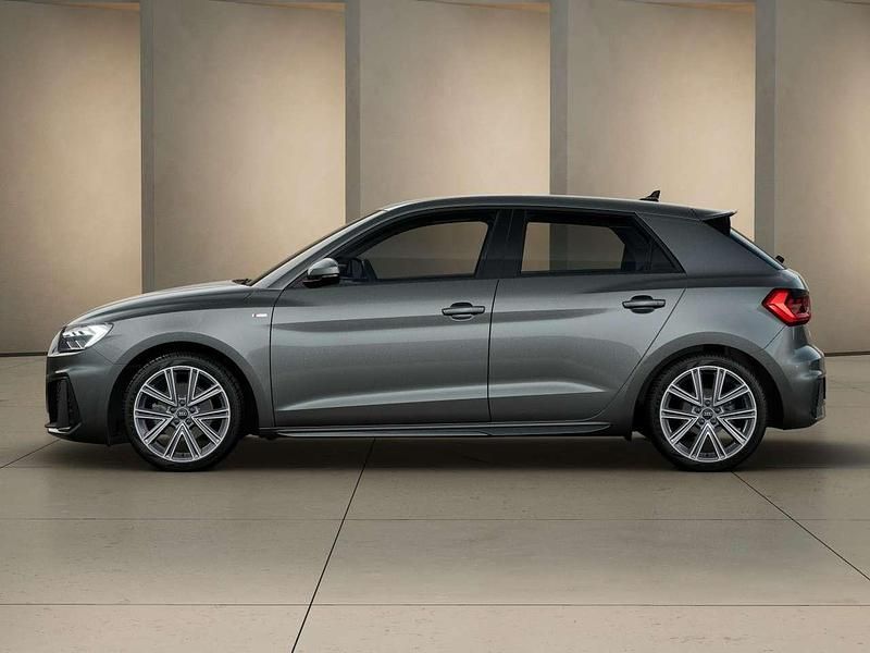 Nuova Audi A1 Sportback S-Line 116 CV (85 kW) 2026 Grigio chronos metallizzato Utilitaria