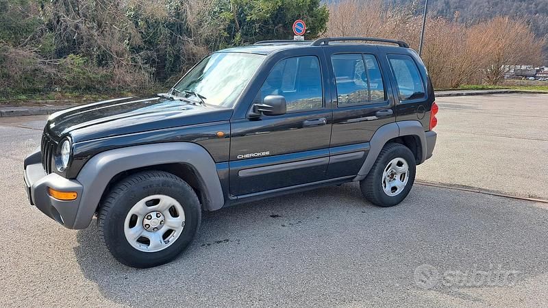 Usata Jeep Cherokee 2003 Nero SUV