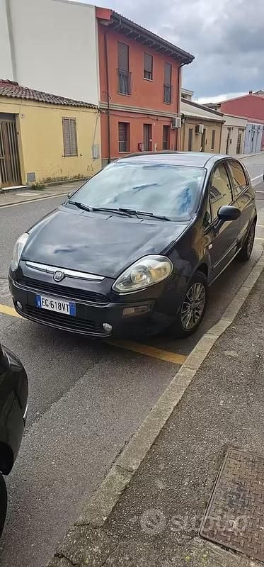 Usata Fiat Grande Punto 75 CV (55 kW) 2011 Nero Utilitaria