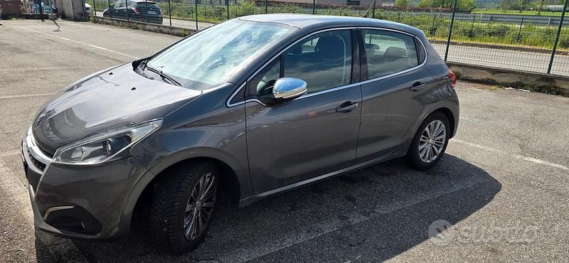 Usata Peugeot 208 83 CV (61 kW) 2019 Grigio Utilitaria