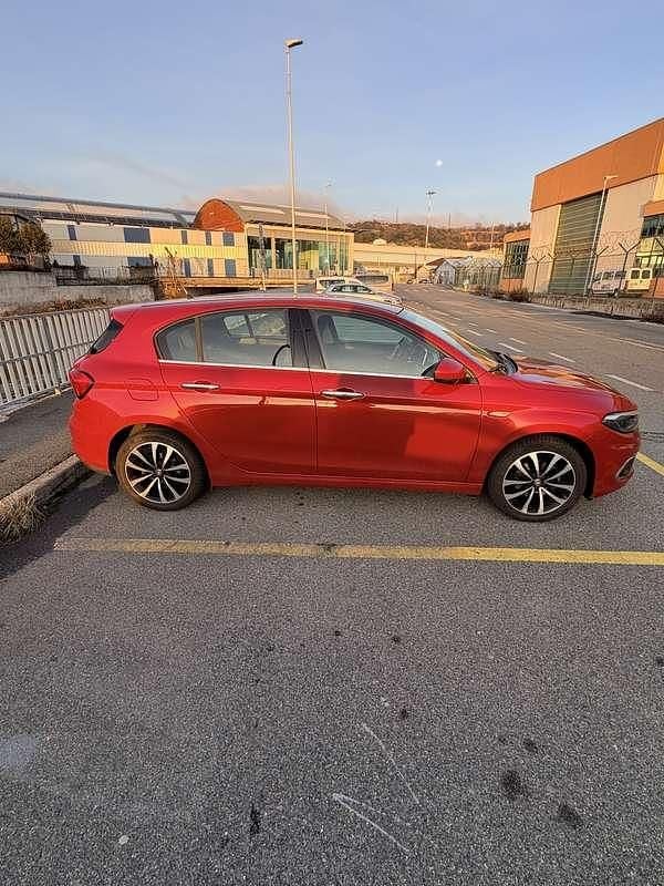 Usata Fiat Tipo Lounge 120 CV (88 kW) 2018 Rosso Berlina