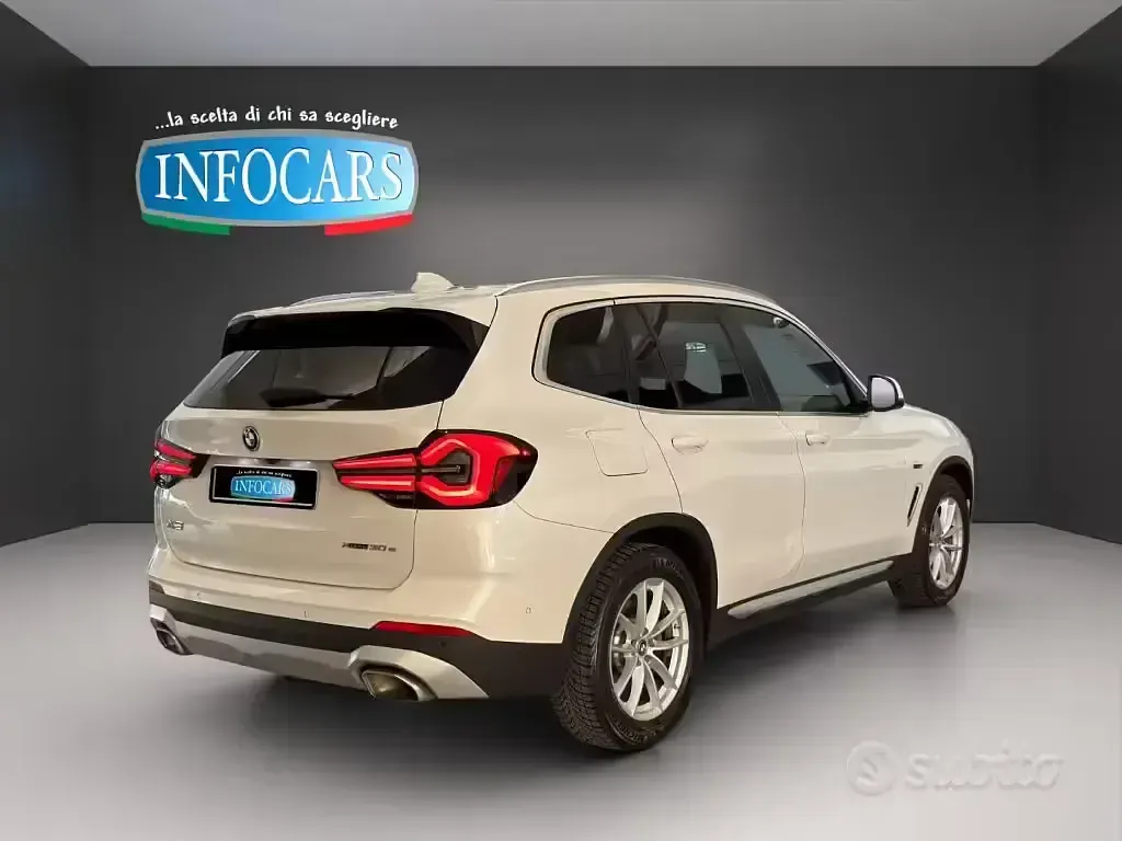 Usata BMW X3 Efficient Dynamics 184 CV (135 kW) 2022 Bianco metallizzato SUV