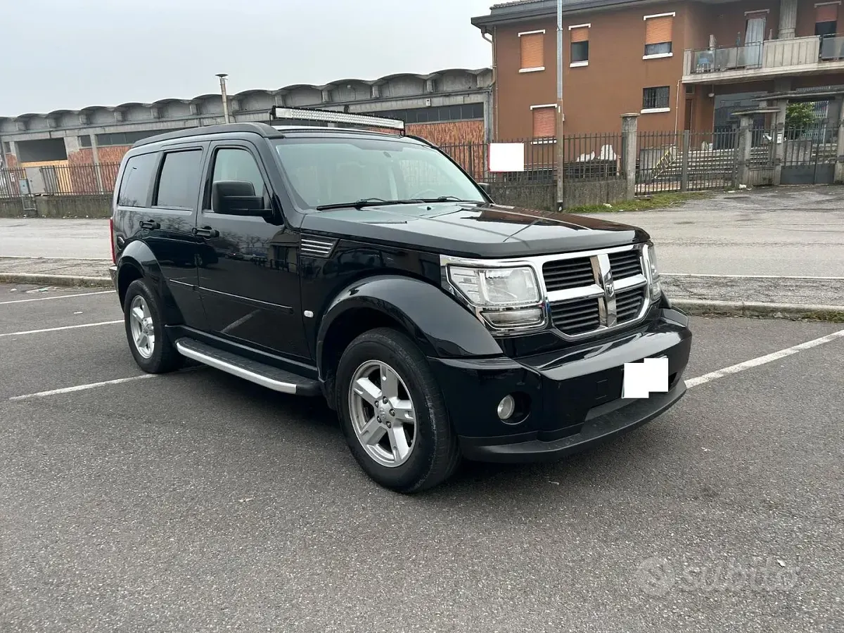 Usata Dodge Nitro 177 CV (130 kW) 2008 Nero SUV