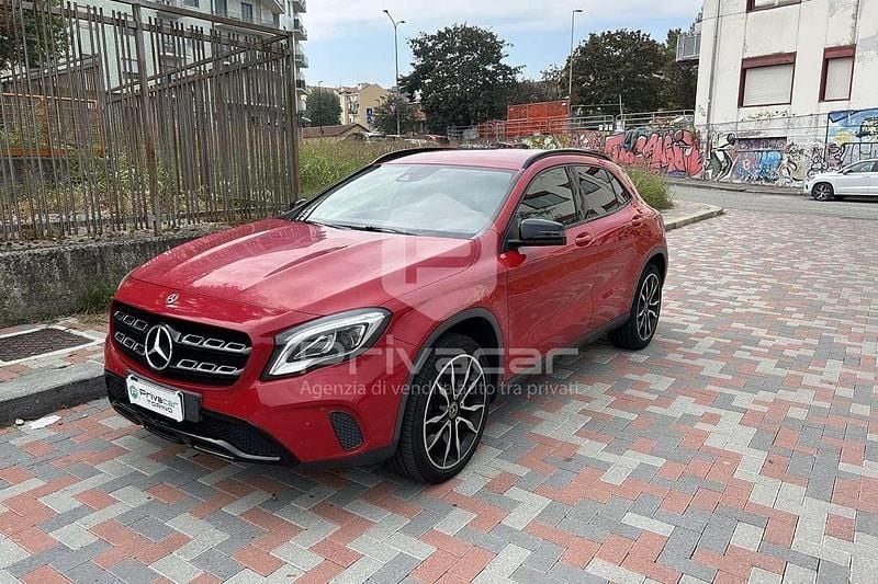 Rosso Usata 2018 Mercedes GLA180 SUV | 15.990 € (Ottimo prezzo) - Immagine 1/4