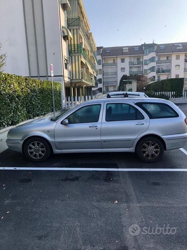 Grigio Usata 2002 Lancia Lybra Station wagon | 1000 € (Ottimo prezzo) - Immagine 1/4