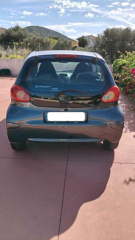 Usata Toyota Aygo Sol 68 CV (50 kW) 2006 Grigio Utilitaria