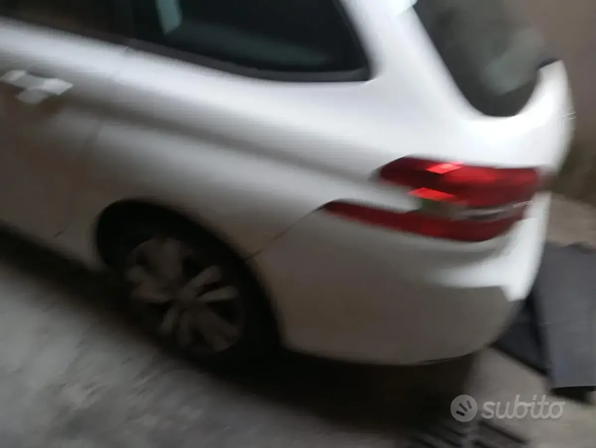 Usata Peugeot 308 SW 99 CV (72 kW) 2017 Bianco Station wagon