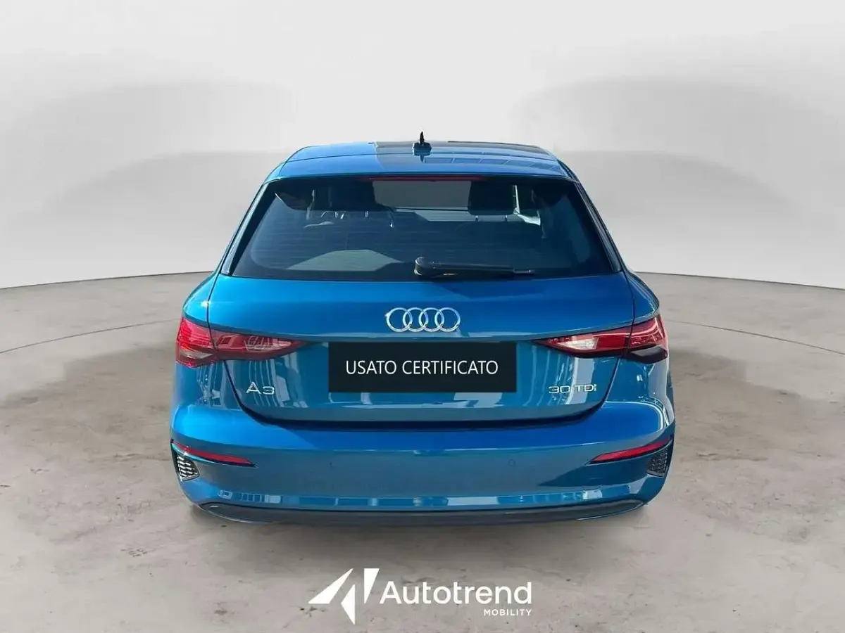 Usata Audi A3 Sportback Business 116 CV (85 kW) 2021 Blu/azzurro Utilitaria