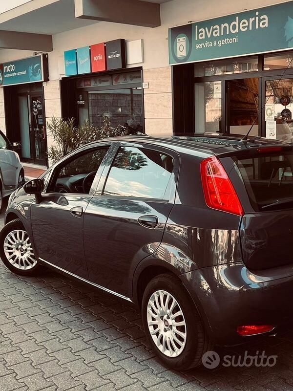 Usata Fiat Punto Street 95 CV (69 kW) 2017 Grigio Utilitaria