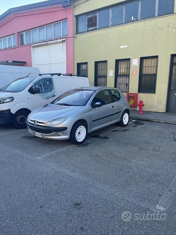 Usata Peugeot 206 60 CV (44 kW) 2003 Grigio