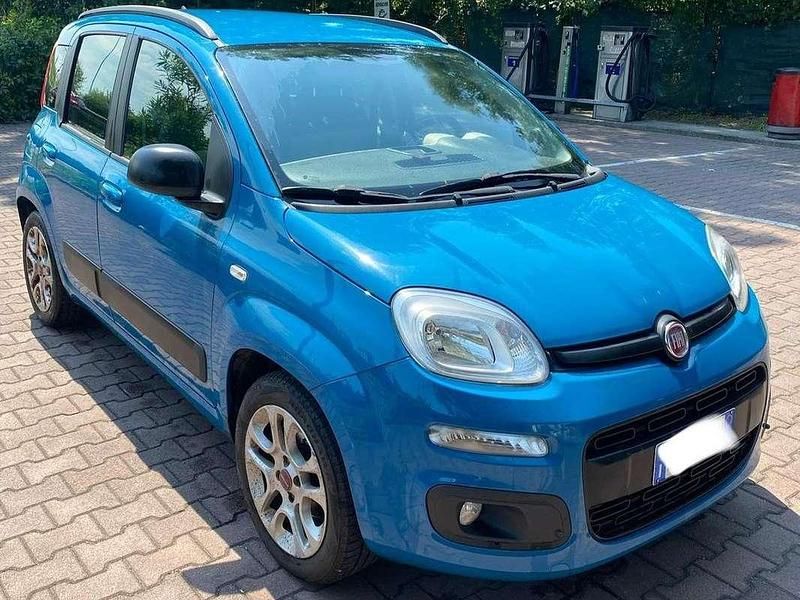 Blu/azzurro Usata 2012 Fiat Panda Lounge Due volumi | 7500 € (Buon prezzo) - Immagine 1/4