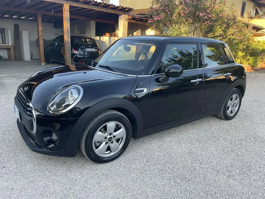 Usata Mini ONE 102 CV (75 kW) 2018 Utilitaria