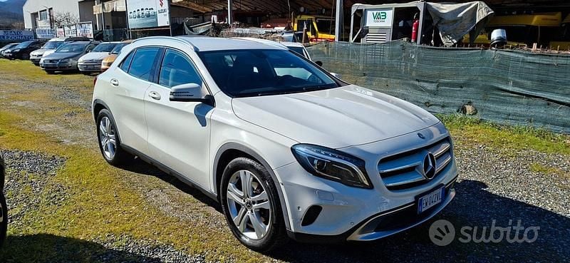 Usata Mercedes GLA200 136 CV (100 kW) 2014 Bianco SUV
