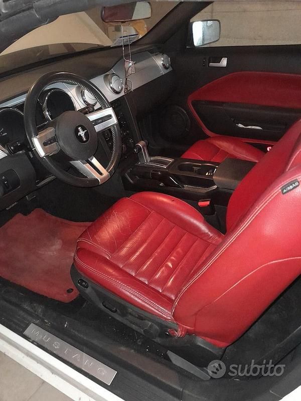 Usata Ford Mustang 2005 Cabrio
