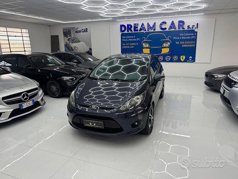 Usata Ford Fiesta Titanium 68 CV (50 kW) 2010 Nero Utilitaria