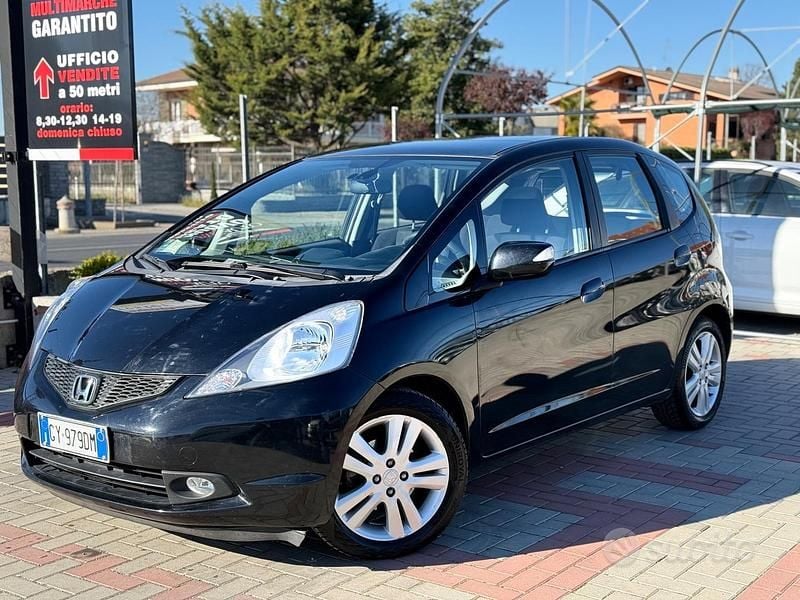 Usata Honda Jazz Executive 99 CV (72 kW) 2010 Nero Utilitaria