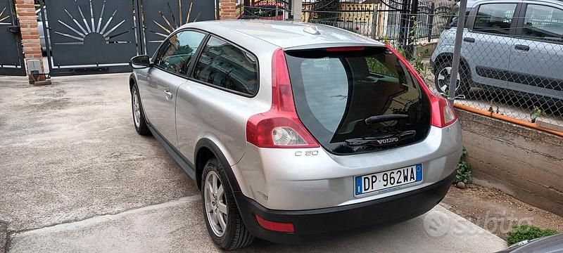 Grigio Usata 2008 Volvo C30 Due volumi | 2700 € (Ottimo prezzo) - Immagine 1/4