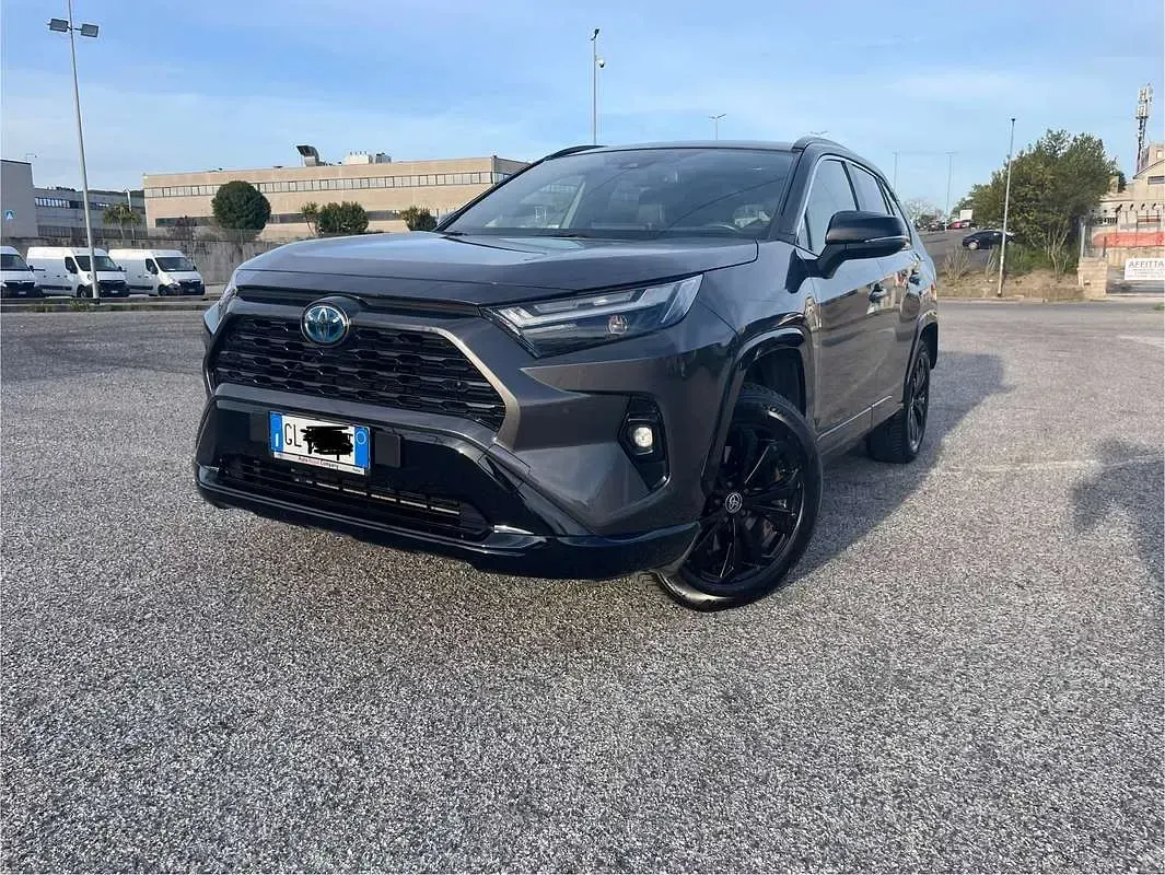 Usata Toyota RAV4 Hybrid Style 185 CV (136 kW) 2022 SUV