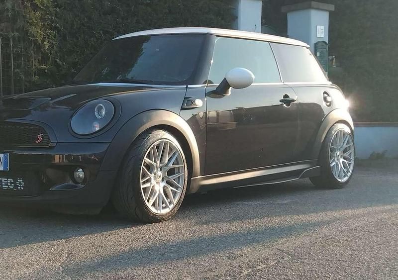 Usata 2006 Mini Cooper S Salt Due volumi | 7900 € (Molto cara) - Immagine 1/4