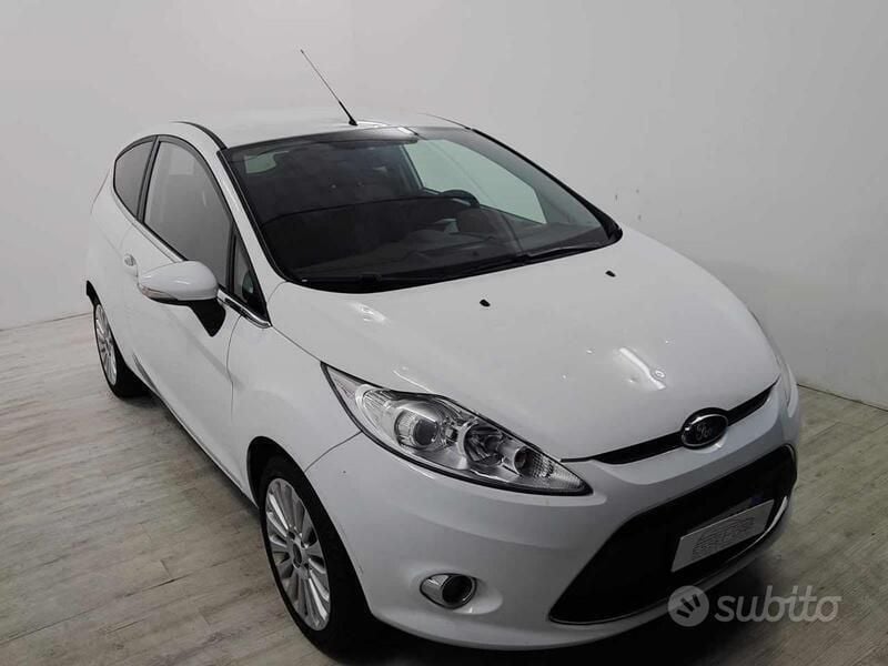 Usata Ford Fiesta Titanium 82 CV (60 kW) 2009 Utilitaria