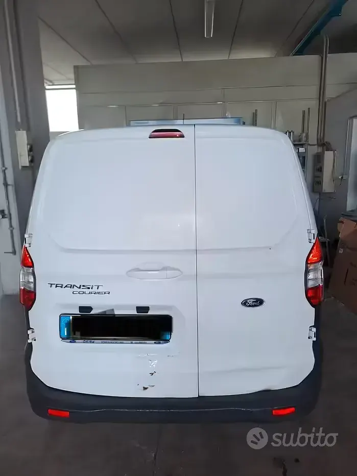 Usata Ford Courier 75 CV (55 kW) 2018 Bianco Monovolume