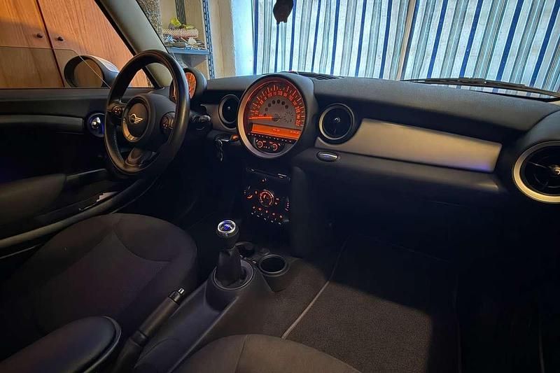 Usata Mini ONE 75 CV (55 kW) 2011 Utilitaria