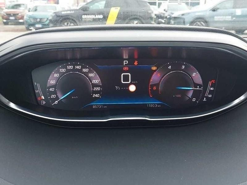 Usata Peugeot 3008 Allure 131 CV (96 kW) 2022 Bianco SUV