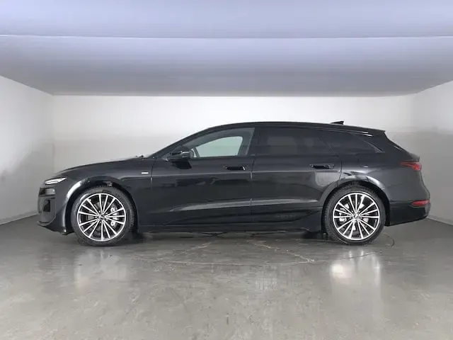 Usata Audi A6 e-tron S-Line 339 kW (462 CV) 2025 Nero mito metallizzato Station wagon