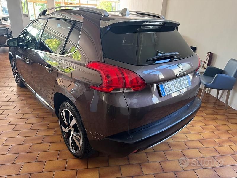 Usata Peugeot 2008 92 CV (67 kW) 2013 Marrone SUV
