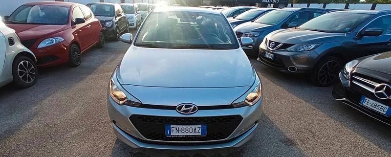 Usata Hyundai i20 73 CV (53 kW) 2018 Argento Berlina