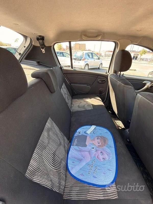 Usata Dacia Sandero 75 CV (55 kW) 2010 Grigio Utilitaria