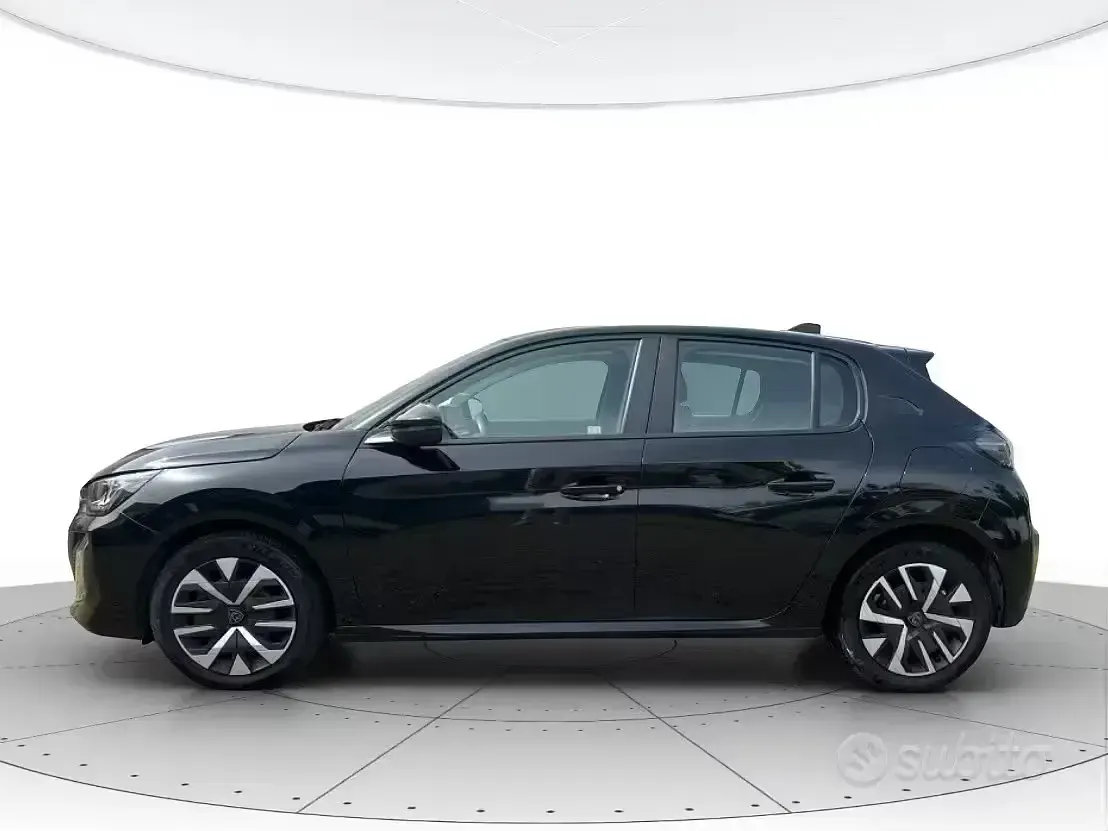 Usata Peugeot 208 Active 101 CV (74 kW) 2024 Nero Utilitaria