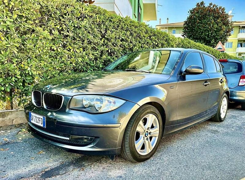Usata BMW 120 177 CV (130 kW) 2009 Utilitaria