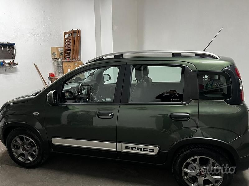 Usata Fiat Panda Cross Cross 69 CV (50 kW) 2019 Verde Utilitaria