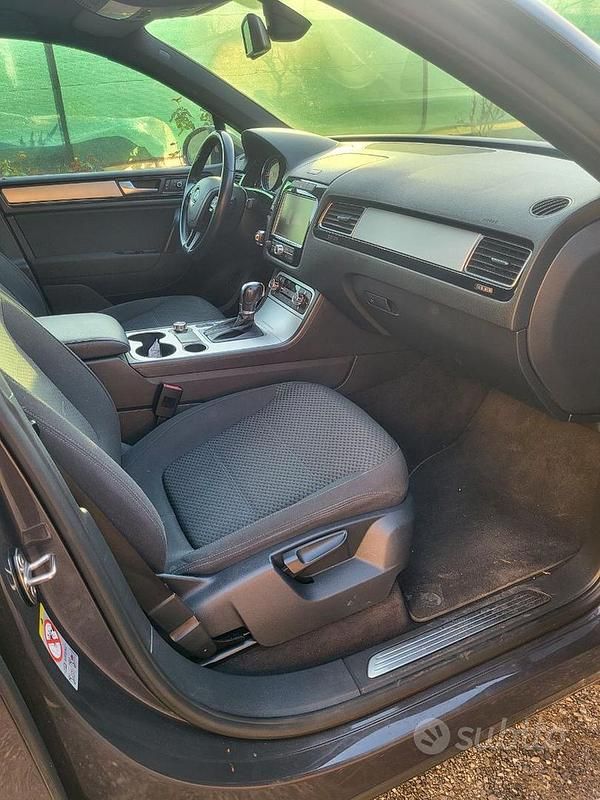 Usata VW Touareg 239 CV (175 kW) 2011 Grigio SUV