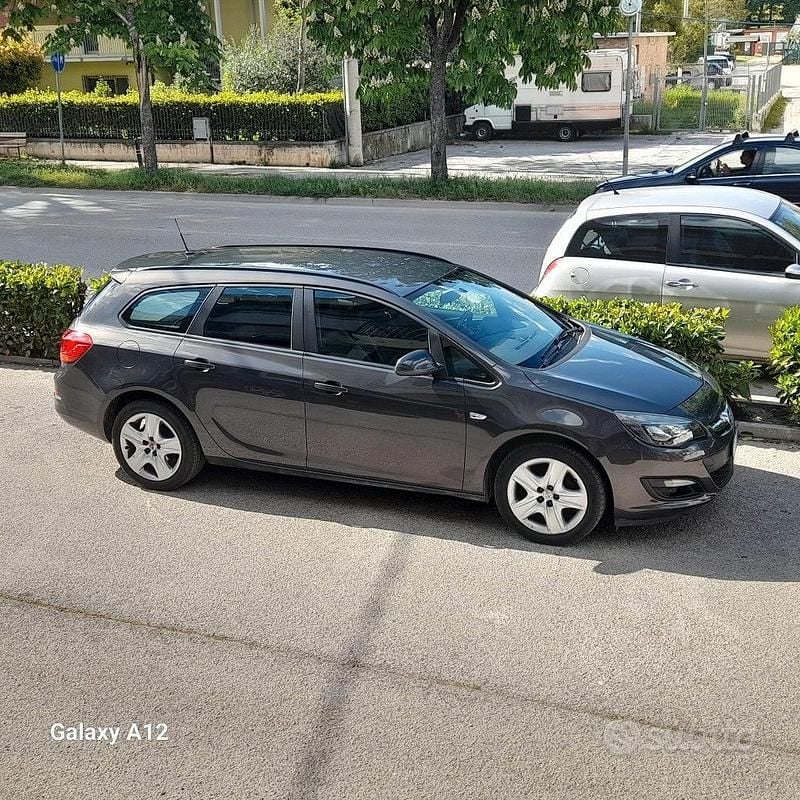 Grigio Usata 2016 Opel Astra Cosmo Station wagon | 3500 € (Ottimo prezzo) - Immagine 1/4